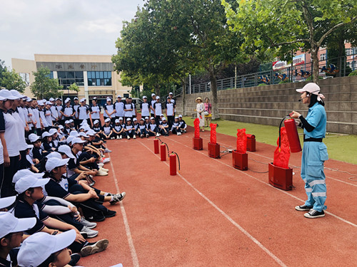 ���uʮ�����ں�����Ӗ(x��n)�v��ָ��(d��o)���M(j��n)�М��ģ�MӖ(x��n)��